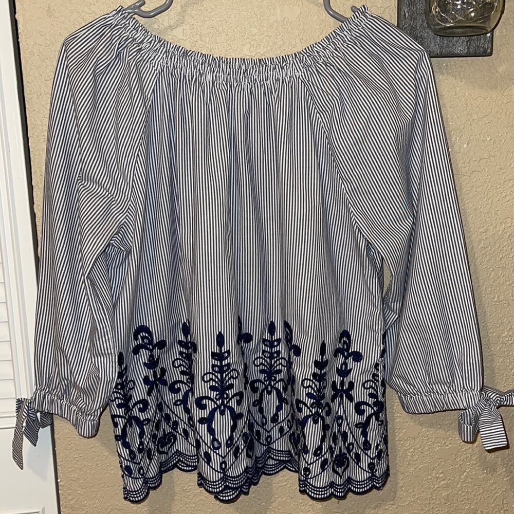 Time And Tru Embroidered Blouse Size S(4-6)